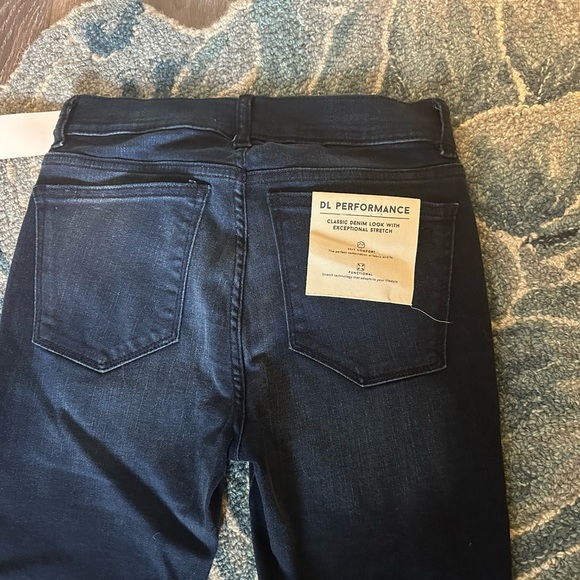 DL1961 Florence Crop Jeans - Picture 10 of 11